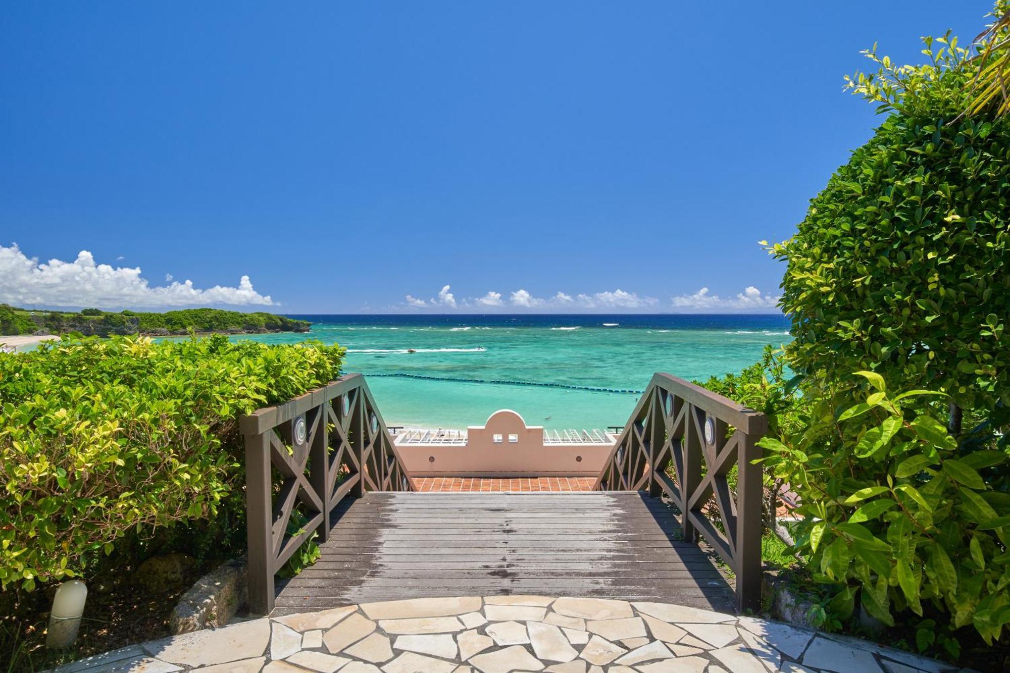 Hotel Nikko Alivila Yomitan Exteriér fotografie Beach at the Grand Palladium Resort and Spa