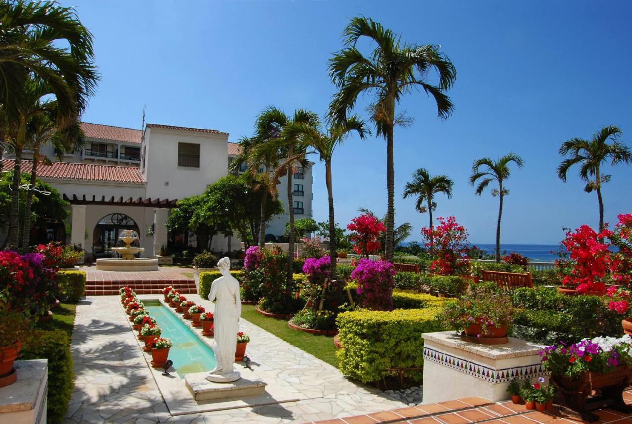 Hotel Nikko Alivila Yomitan Exteriér fotografie Boca Raton Resort